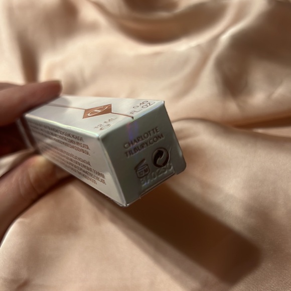 Charlotte Tilbury BEAUTY LIGHT WAND
GOLDGASM *NEW* - Picture 4 of 6